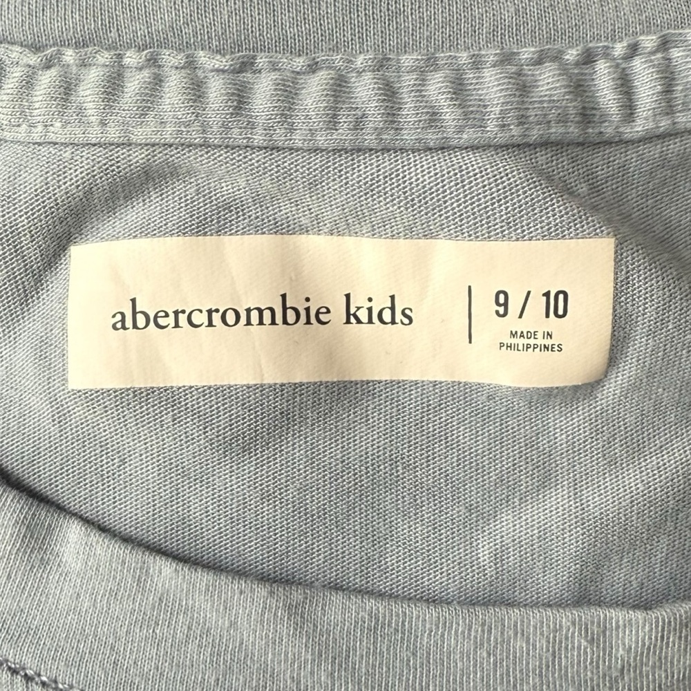 4/$25 Abercrombie kids Long Sleeve Embroidered Logo Tee Shirt Girls 9/10 Blue - Picture 6 of 8